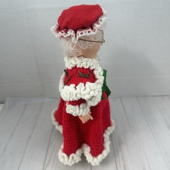Vintage Crochet Mr. and Mrs. Santa Claus Doll Crocheted Outfits 14" - Picture 14 of 16